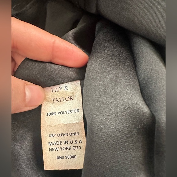 Lily & Taylor Elegant Black and White Sheath Dress with 3/4 Sleeves size 10 - Picture 6 of 8